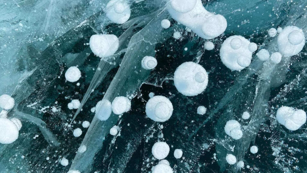 Frozen water with air bubbles that shows structured water patterns